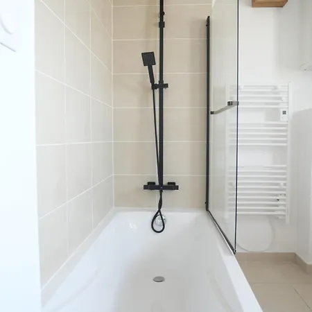 Maison Pour 5 Personnes Garons Extérieur photo